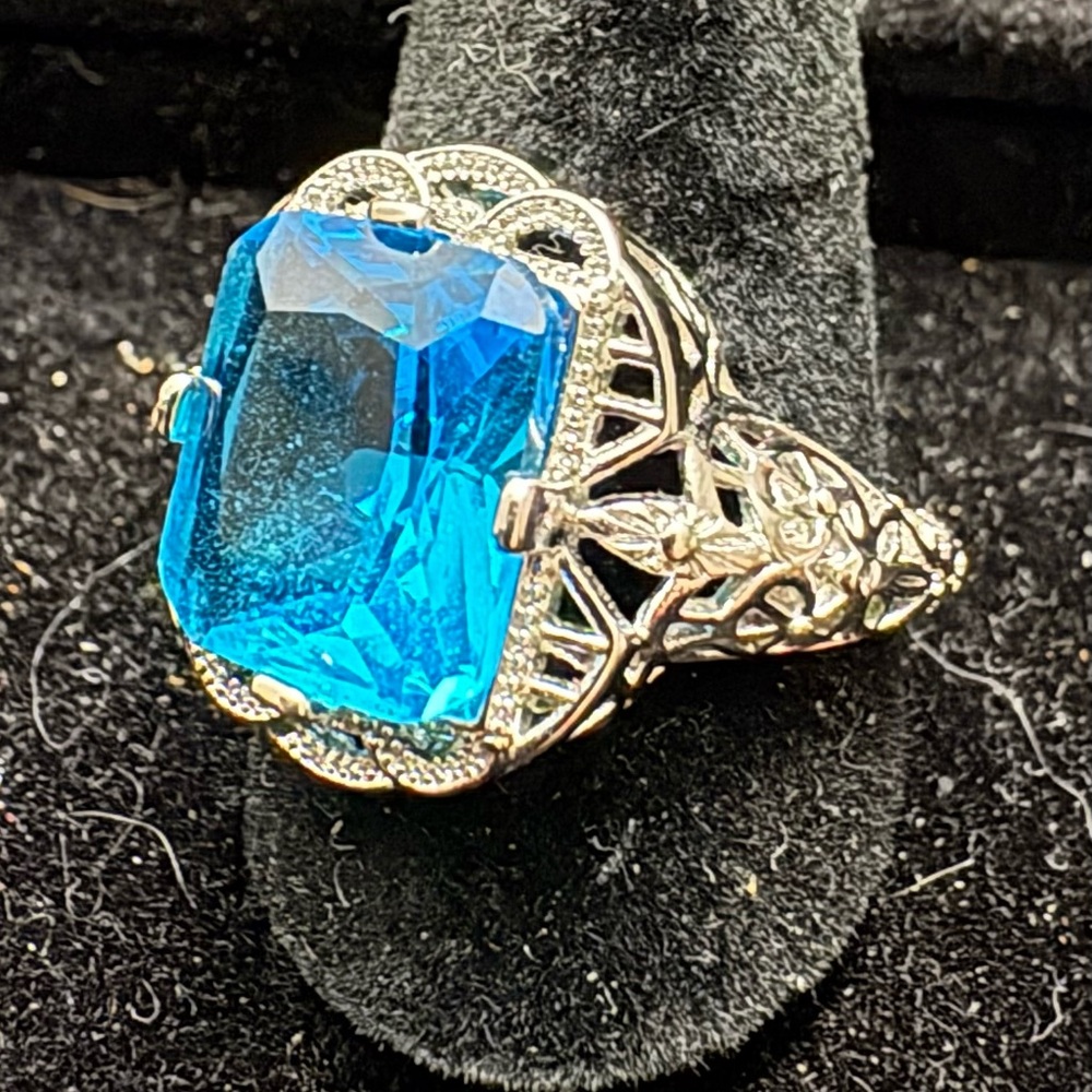 Sterling Silver Blue Topaz Ring